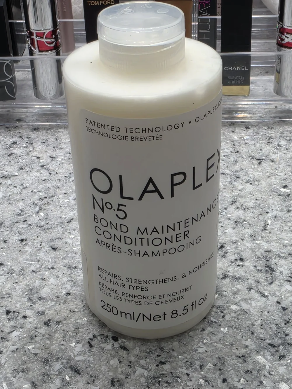 OLAPLEX No.5 Bond Maintenance Conditioner White Bottle